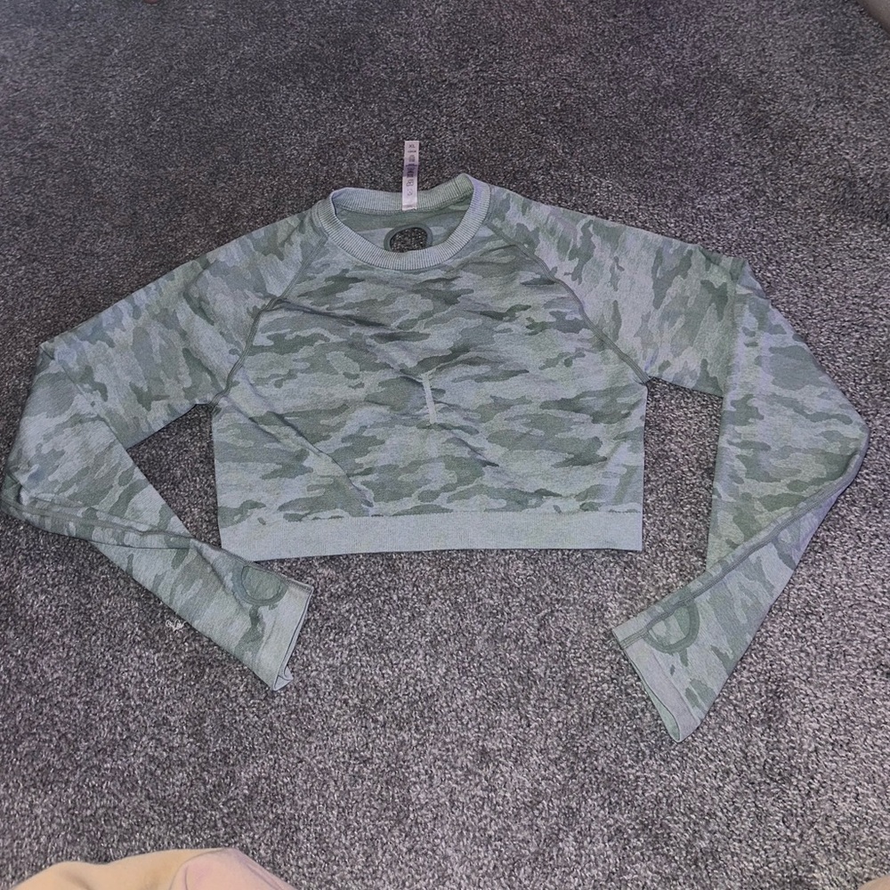 Camo Cropped Athletic Top